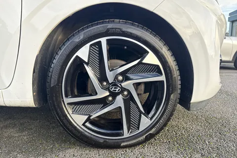 WL24AKG Hyundai I10 1.2 Premium Euro 6 (s/s) 5dr Thumbnail #11