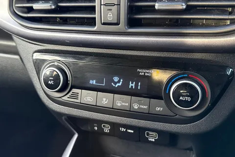 WL24AKG Hyundai I10 1.2 Premium Euro 6 (s/s) 5dr Thumbnail #23