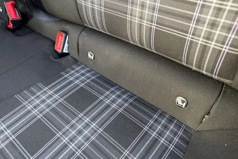 WL24AKG Hyundai I10 1.2 Premium Euro 6 (s/s) 5dr Thumbnail #36