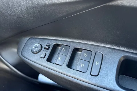 WL24AKG Hyundai I10 1.2 Premium Euro 6 (s/s) 5dr Thumbnail #39