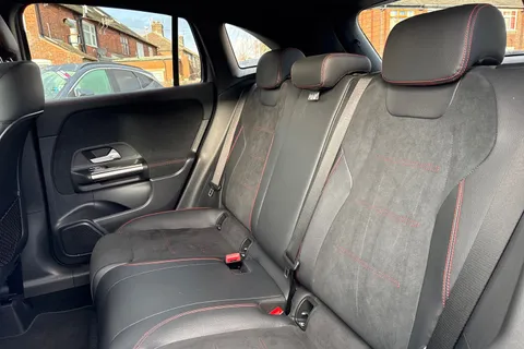 WV72ZGF Mercedes-Benz Gla 1.3 GLA250e 15.6kWh AMG Line (Executive) 8G-DCT Euro 6 (s/s) 5dr Thumbnail #13