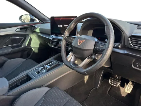 DE25VOT CUPRA Formentor 2.0 TSI 333 VZ3 5dr DSG 4Drive **Panoramic sunroof** Thumbnail #8