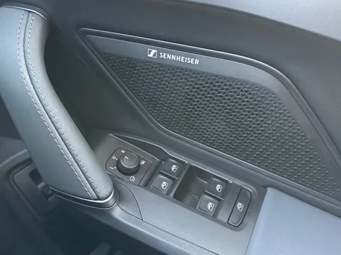 DE25VOT CUPRA Formentor 2.0 TSI 333 VZ3 5dr DSG 4Drive **Panoramic sunroof** Thumbnail #18