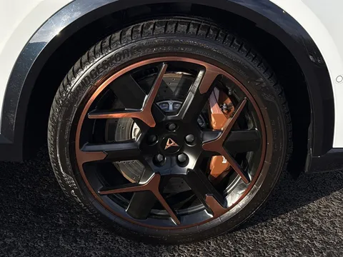 DE25VOT CUPRA Formentor 2.0 TSI 333 VZ3 5dr DSG 4Drive **Panoramic sunroof** Thumbnail #24