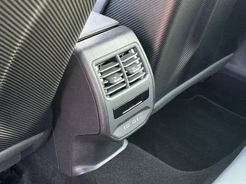 DE25VOT CUPRA Formentor 2.0 TSI 333 VZ3 5dr DSG 4Drive **Panoramic sunroof** Thumbnail #32