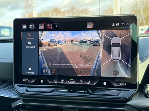 DE25VOT CUPRA Formentor 2.0 TSI 333 VZ3 5dr DSG 4Drive **Panoramic sunroof** Thumbnail #37