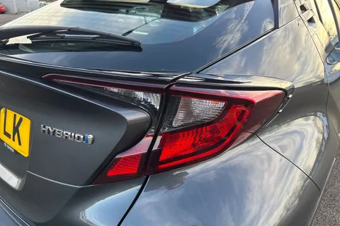 LV72TLK Toyota C-Hr 1.8 VVT-h Icon CVT Euro 6 (s/s) 5dr Thumbnail #8