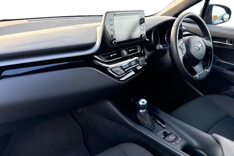 LV72TLK Toyota C-Hr 1.8 VVT-h Icon CVT Euro 6 (s/s) 5dr Thumbnail #15