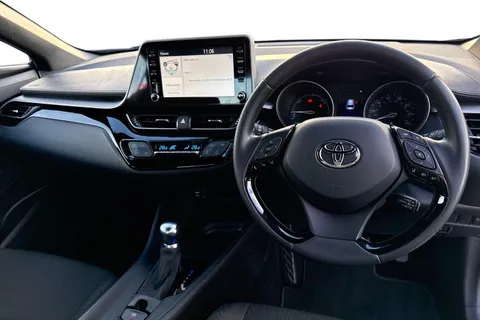 LV72TLK Toyota C-Hr 1.8 VVT-h Icon CVT Euro 6 (s/s) 5dr Thumbnail #18