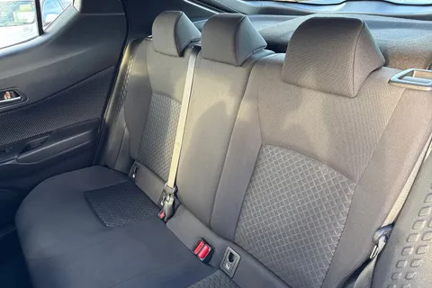 LV72TLK Toyota C-Hr 1.8 VVT-h Icon CVT Euro 6 (s/s) 5dr Thumbnail #19