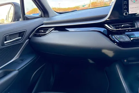 LV72TLK Toyota C-Hr 1.8 VVT-h Icon CVT Euro 6 (s/s) 5dr Thumbnail #20