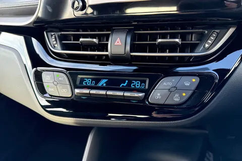 LV72TLK Toyota C-Hr 1.8 VVT-h Icon CVT Euro 6 (s/s) 5dr Thumbnail #22