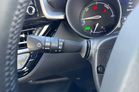 LV72TLK Toyota C-Hr 1.8 VVT-h Icon CVT Euro 6 (s/s) 5dr Thumbnail #42