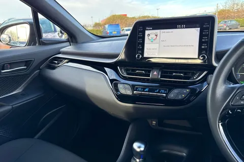 LV72TLK Toyota C-Hr 1.8 VVT-h Icon CVT Euro 6 (s/s) 5dr Thumbnail #45