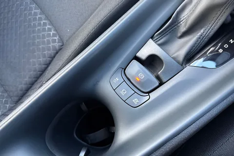 LV72TLK Toyota C-Hr 1.8 VVT-h Icon CVT Euro 6 (s/s) 5dr Thumbnail #54