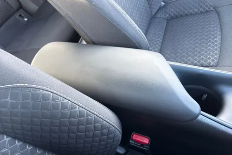 LV72TLK Toyota C-Hr 1.8 VVT-h Icon CVT Euro 6 (s/s) 5dr Thumbnail #55