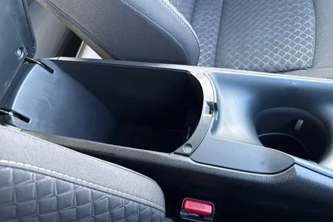 LV72TLK Toyota C-Hr 1.8 VVT-h Icon CVT Euro 6 (s/s) 5dr Thumbnail #56