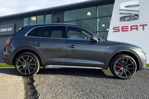 BL70MWO Audi Q5 2.0 TDI 40 S line S Tronic quattro Euro 6 (s/s) 5dr Thumbnail #4