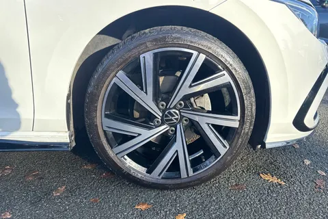 DG23JZJ Volkswagen Golf 1.5 TSI R-Line 5dr | App Connect | ACC Thumbnail #10