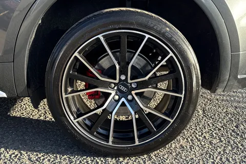 BL70MWO Audi Q5 2.0 TDI 40 S line S Tronic quattro Euro 6 (s/s) 5dr Thumbnail #11