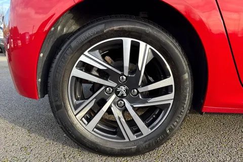 KW21FVV PEUGEOT 208 1.2 PureTech Allure Premium Euro 6 (s/s) 5dr Thumbnail #12