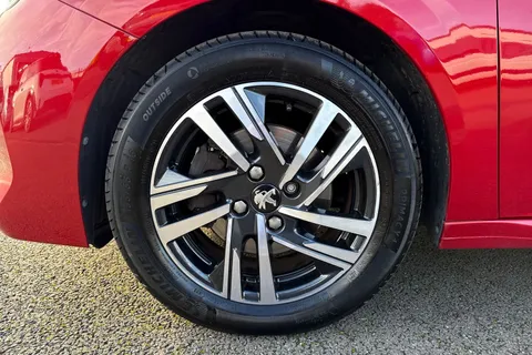 KW21FVV PEUGEOT 208 1.2 PureTech Allure Premium Euro 6 (s/s) 5dr Thumbnail #13