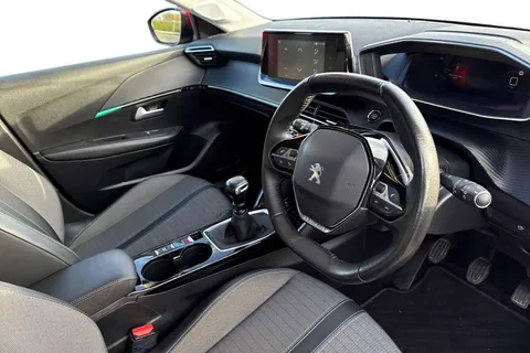 KW21FVV PEUGEOT 208 1.2 PureTech Allure Premium Euro 6 (s/s) 5dr Thumbnail #15