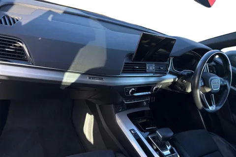 BL70MWO Audi Q5 2.0 TDI 40 S line S Tronic quattro Euro 6 (s/s) 5dr Thumbnail #15