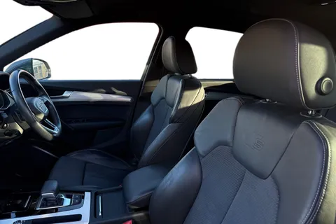 BL70MWO Audi Q5 2.0 TDI 40 S line S Tronic quattro Euro 6 (s/s) 5dr Thumbnail #16