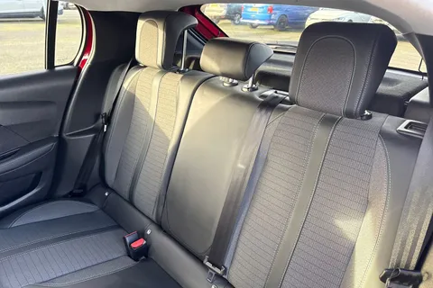 KW21FVV PEUGEOT 208 1.2 PureTech Allure Premium Euro 6 (s/s) 5dr Thumbnail #20