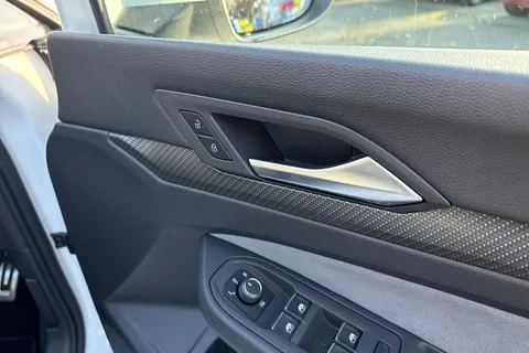 DG23JZJ Volkswagen Golf 1.5 TSI R-Line 5dr | App Connect | ACC Thumbnail #21