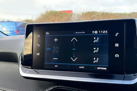 KW21FVV PEUGEOT 208 1.2 PureTech Allure Premium Euro 6 (s/s) 5dr Thumbnail #23