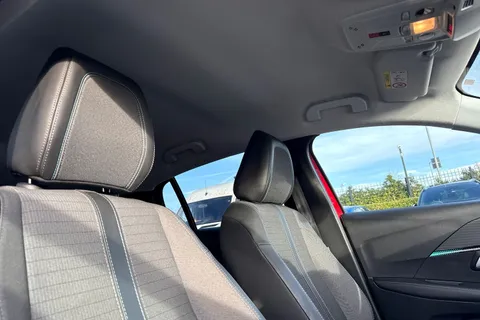 KW21FVV PEUGEOT 208 1.2 PureTech Allure Premium Euro 6 (s/s) 5dr Thumbnail #25