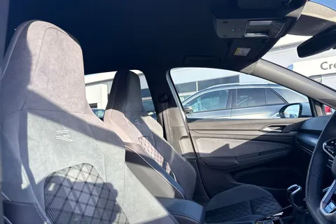 DG23JZJ Volkswagen Golf 1.5 TSI R-Line 5dr | App Connect | ACC Thumbnail #24