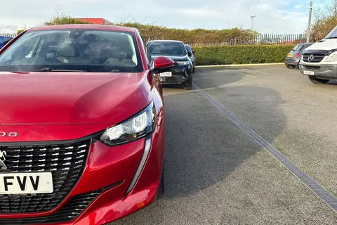 KW21FVV PEUGEOT 208 1.2 PureTech Allure Premium Euro 6 (s/s) 5dr Thumbnail #27