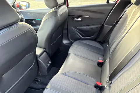 KW21FVV PEUGEOT 208 1.2 PureTech Allure Premium Euro 6 (s/s) 5dr Thumbnail #31