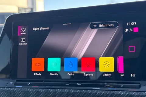 DG23JZJ Volkswagen Golf 1.5 TSI R-Line 5dr | App Connect | ACC Thumbnail #30