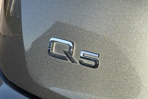 BL70MWO Audi Q5 2.0 TDI 40 S line S Tronic quattro Euro 6 (s/s) 5dr Thumbnail #30