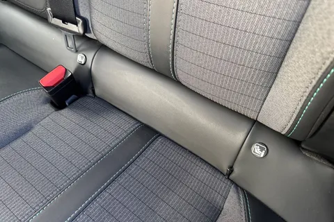 KW21FVV PEUGEOT 208 1.2 PureTech Allure Premium Euro 6 (s/s) 5dr Thumbnail #32