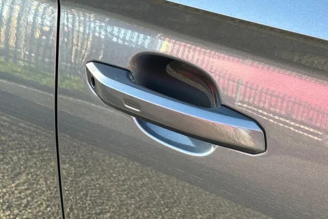 BL70MWO Audi Q5 2.0 TDI 40 S line S Tronic quattro Euro 6 (s/s) 5dr Thumbnail #32