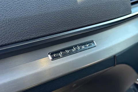 BL70MWO Audi Q5 2.0 TDI 40 S line S Tronic quattro Euro 6 (s/s) 5dr Thumbnail #35