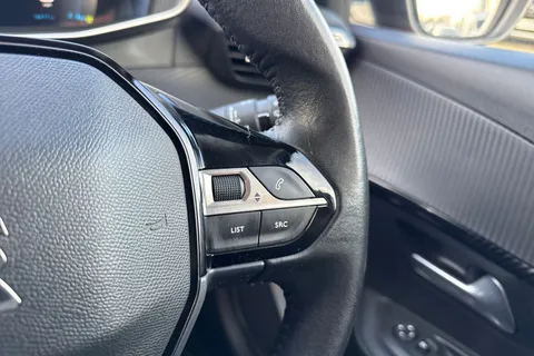 KW21FVV PEUGEOT 208 1.2 PureTech Allure Premium Euro 6 (s/s) 5dr Thumbnail #39