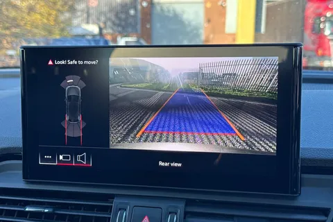 BL70MWO Audi Q5 2.0 TDI 40 S line S Tronic quattro Euro 6 (s/s) 5dr Thumbnail #41