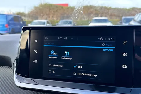 KW21FVV PEUGEOT 208 1.2 PureTech Allure Premium Euro 6 (s/s) 5dr Thumbnail #44