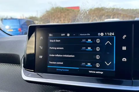 KW21FVV PEUGEOT 208 1.2 PureTech Allure Premium Euro 6 (s/s) 5dr Thumbnail #51