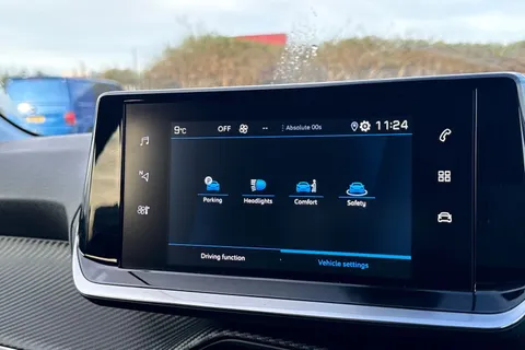 KW21FVV PEUGEOT 208 1.2 PureTech Allure Premium Euro 6 (s/s) 5dr Thumbnail #52