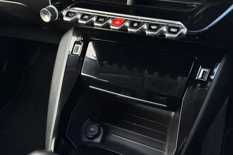 KW21FVV PEUGEOT 208 1.2 PureTech Allure Premium Euro 6 (s/s) 5dr Thumbnail #55