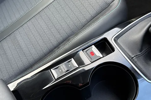 KW21FVV PEUGEOT 208 1.2 PureTech Allure Premium Euro 6 (s/s) 5dr Thumbnail #57