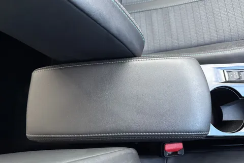 KW21FVV PEUGEOT 208 1.2 PureTech Allure Premium Euro 6 (s/s) 5dr Thumbnail #59