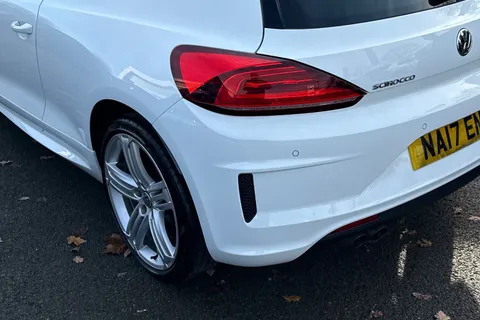 NA17ENH Volkswagen Scirocco 2.0 TDi BlueMotion Tech R-Line 3dr DSG | Heated Seats | Leather Trim Thumbnail #8
